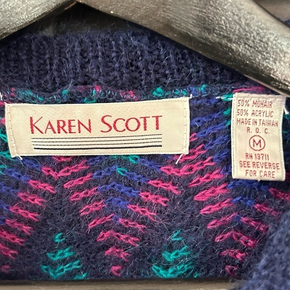 Vintage Karen Scott Mohair Blend Geometric ZigZag Chevron Sweater, Size Medium - Picture 13 of 13